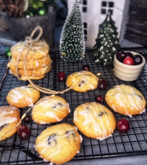 Weiße Schoko-Cranberry Cookies - Genusswerke