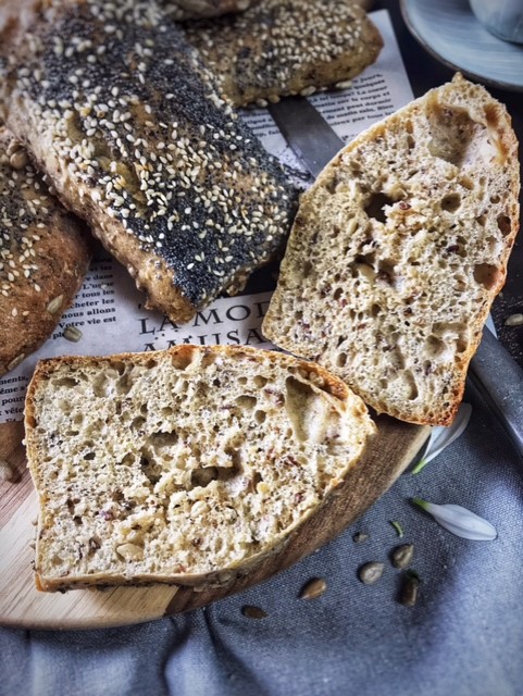 - Madre Lievito Genusswerke Weltmeisterbrötchen mit Körnerbrötchen –