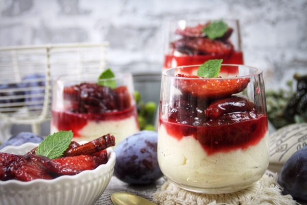 Grießpudding mit Zwetschgenkompott - Genusswerke Grießpudding mit Zwetschgenkompott - Genusswerke