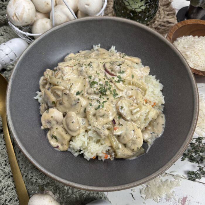Cremiger Champignon-Stroganoff auf Basmati-Reis - Genusswerke