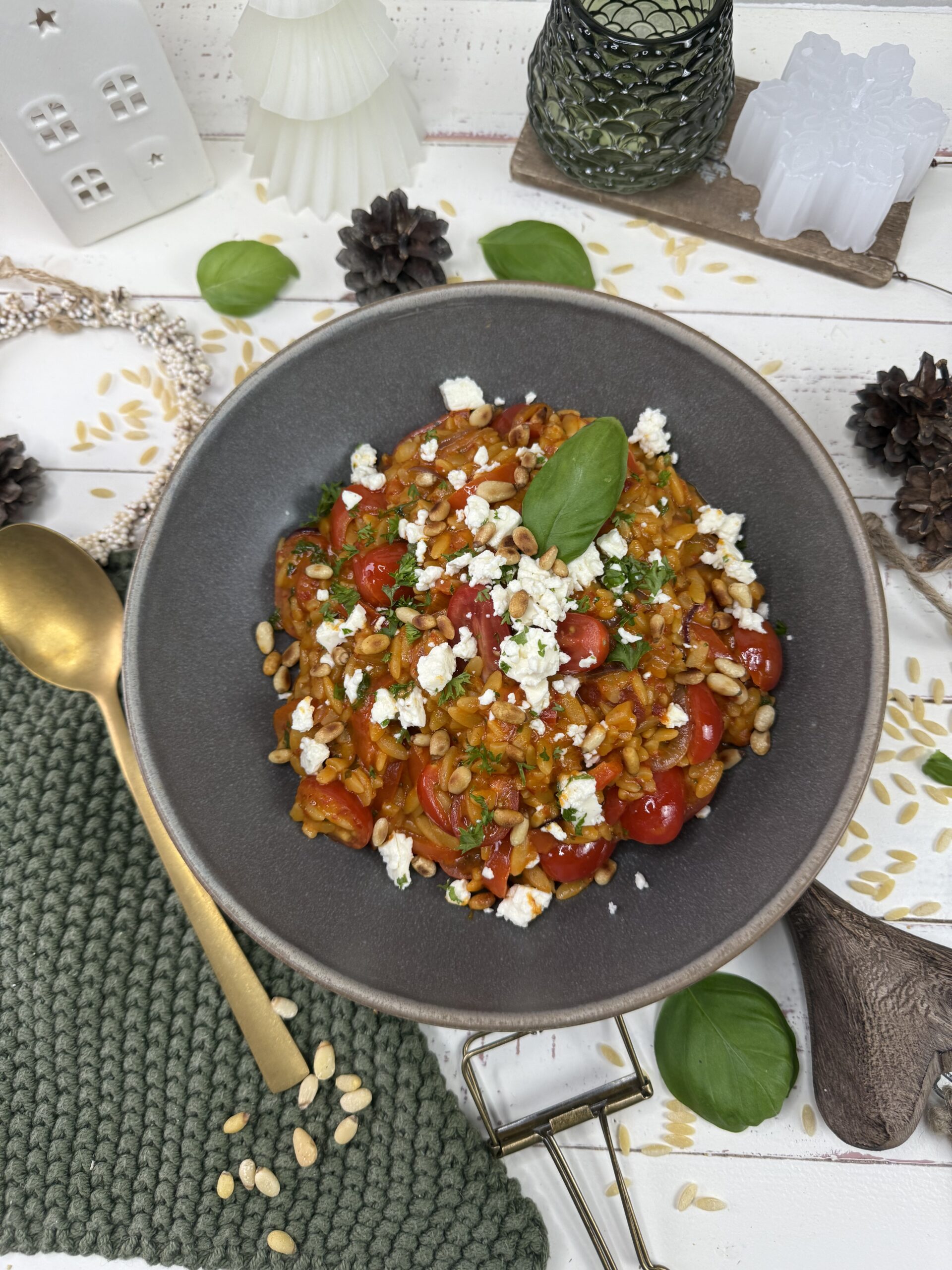 Orzo mit Kirschtomaten und Feta - Genusswerke