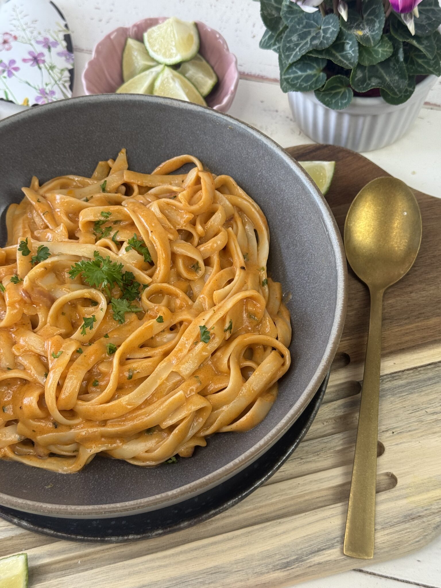 rote Thai-Curry-Nudeln - Genusswerke